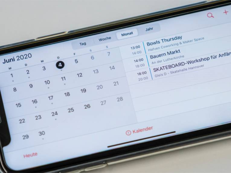 Kalenderübersicht auf einem Smartphone.