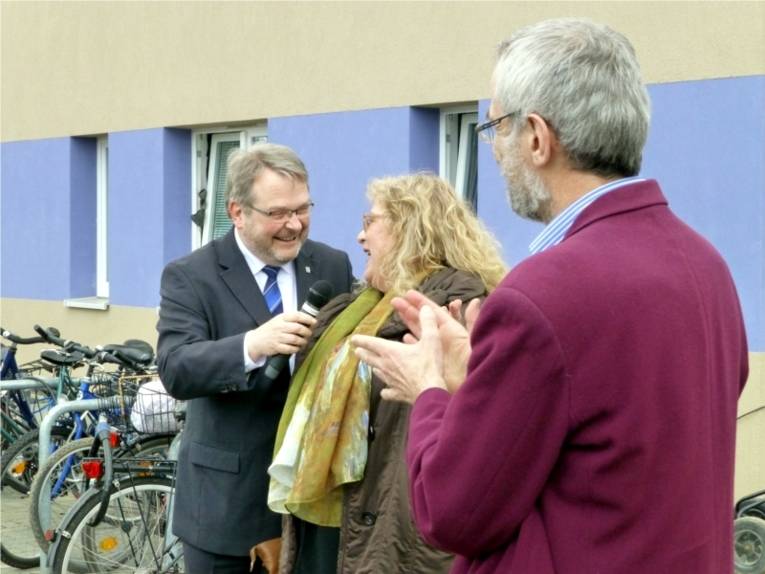 Bürgermeister Herrmann im Gespräch mit Charlotte Matthias.