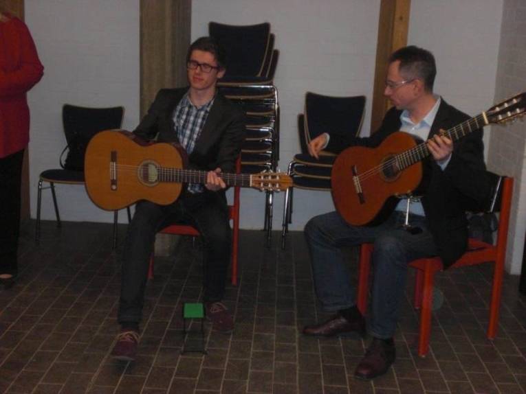 Das russische Gitarrenduo Kosenko mit klassischen spanischen Gitarrenstücken.