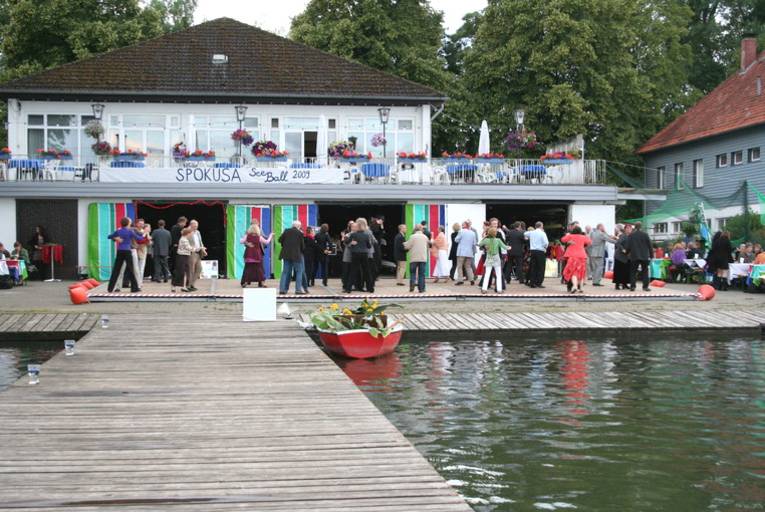 Seeball 2009 am Außengelände des Hannoverschen Ruderclubs von 1880 