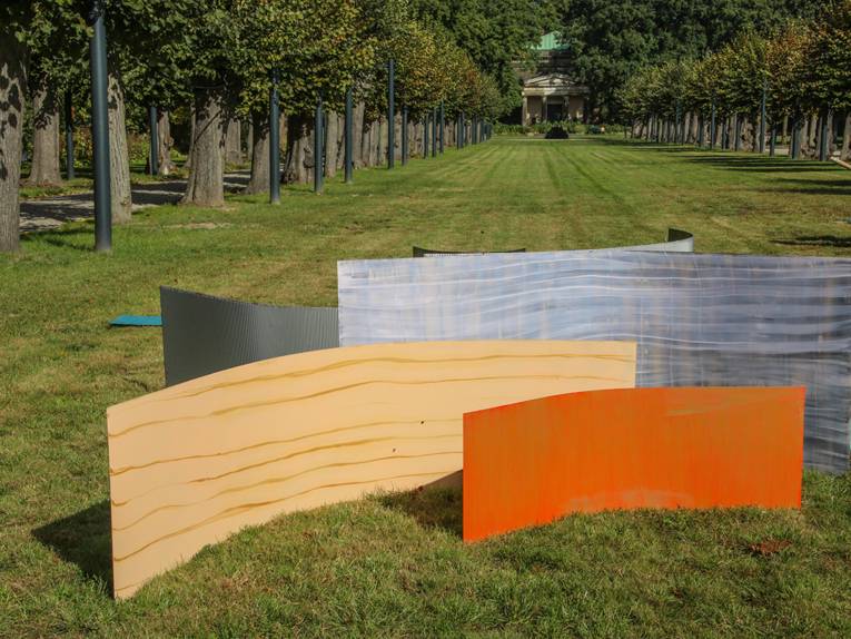 Doris Hahlweg: Die Farbe als florale Essenz