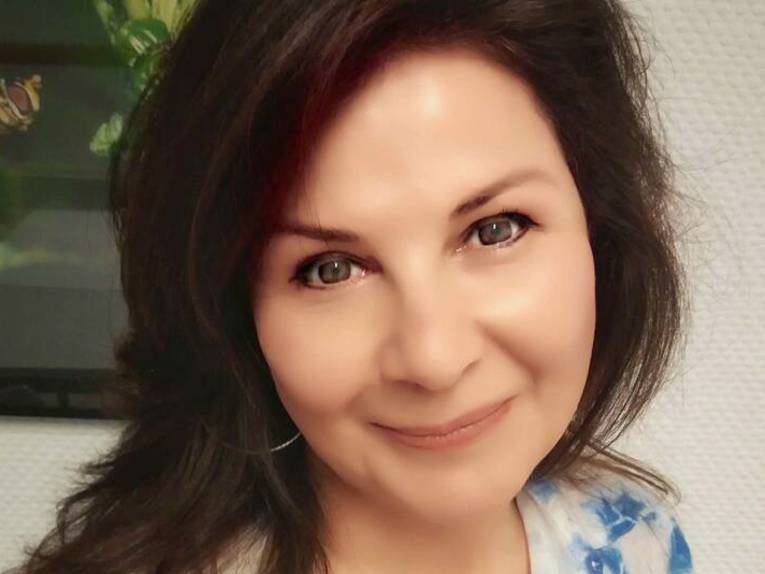 Zahra Shah-Ali, auch unter dem Künstlernamen MoonyLisa gekannt