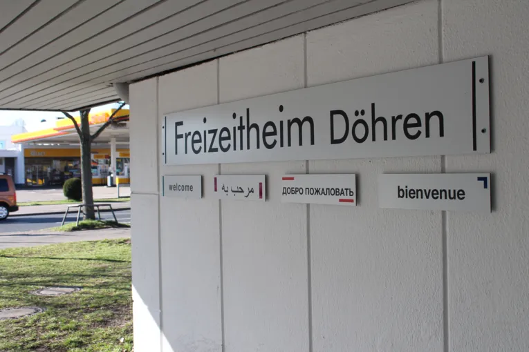 Herzlich Willkommen in vier Sprachen