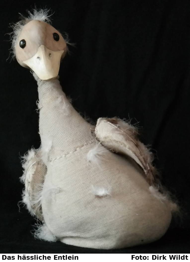 Die Theater-Figur des hässlichen Entleins