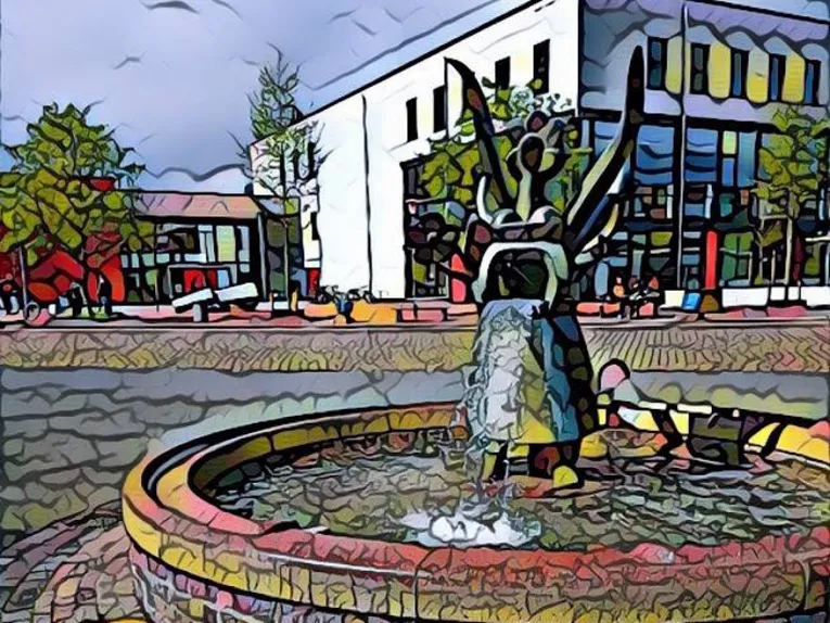 Der Anna-Blume-Brunnen auf dem Mühlenberger Marktplatz