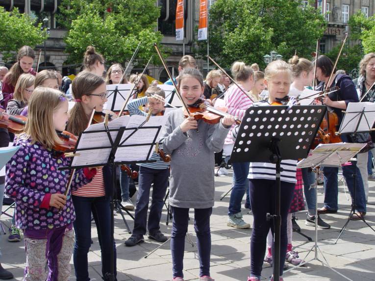 Gemeinsam einspielen, bevor es losgeht mit der Violinromanze von Joseph Joachim.