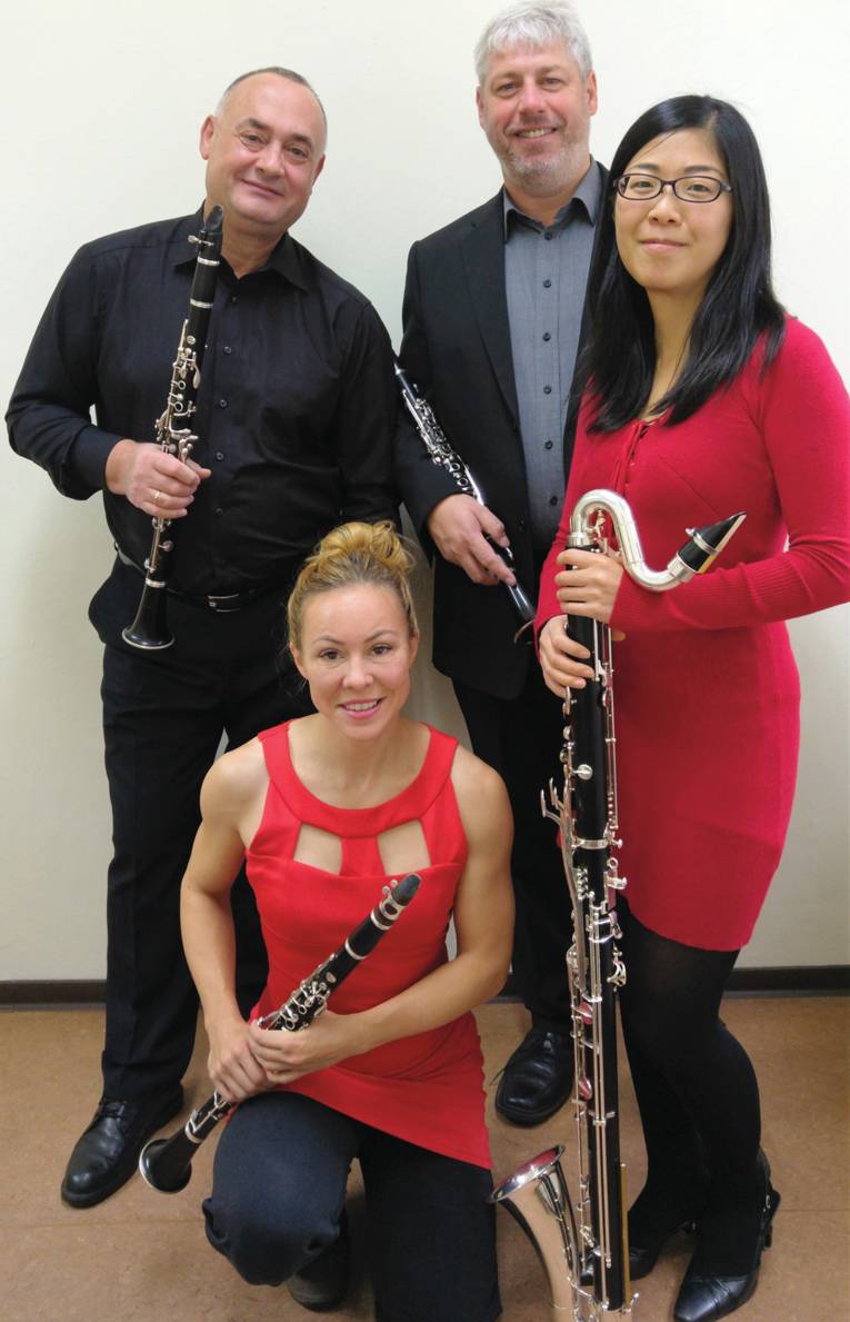 Alle vier Musiker sind Absolventen eines Musikstudiums, spielen in verschiedenen Ensembles und sind als Musikpädagogen tätig.