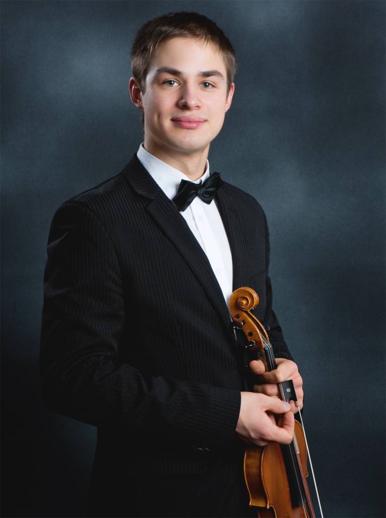 Dainis Medjaniks aus der Violinklasse von Prof. Krzystof Wegrzyn (HMTMH)