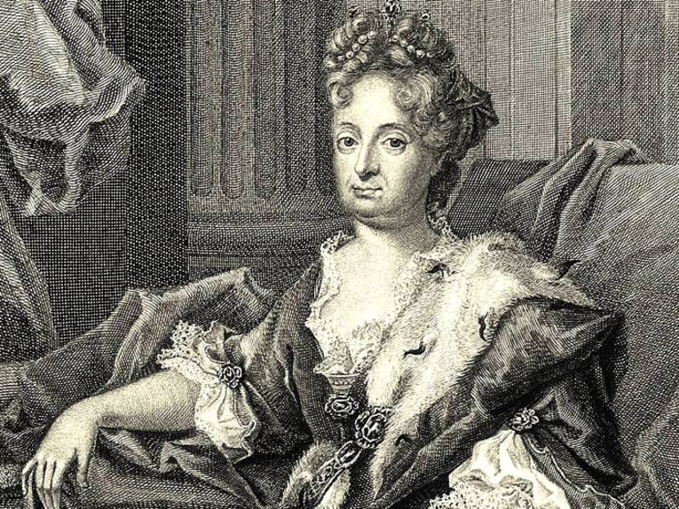 Kurfürstin Sophie von Hannover, Kniebild sitzend nach links,Kupferstich, nach 1701