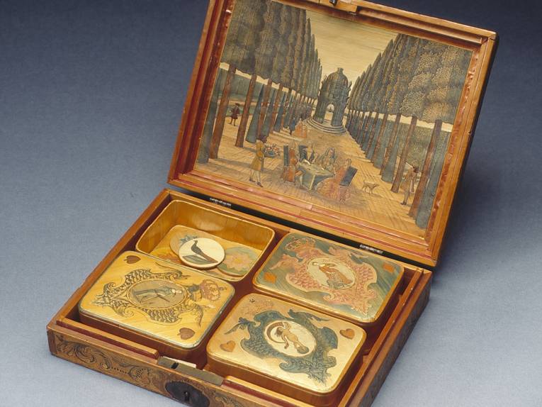 Spielmarkenkassette mit Strohintarsien, 1732