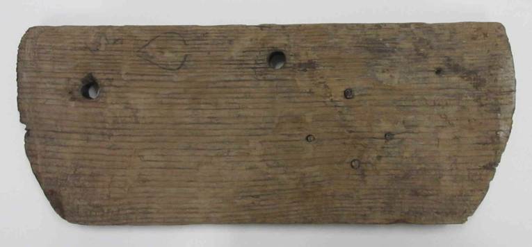 Teil eines Fassdeckels, Holz, 15. Jh. (VM 029910)