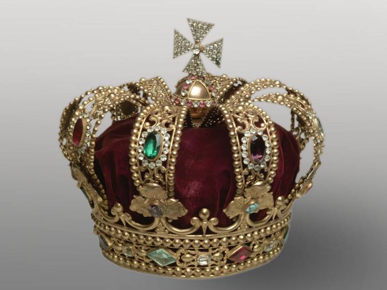 Nachbildung der hannoverschen Königskrone, benutzt zum Schmücken des Sarges Königs Georg V. bei der Aufbahrung in Paris und der Beisetzung in Windsor. 