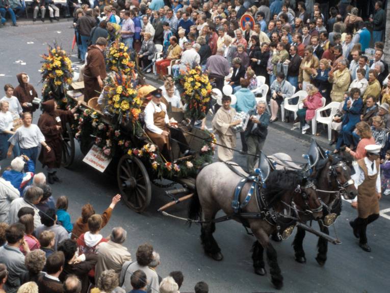 Schützenausmarsch (Motto 750 Jahre Hannover), Pferdegespann mit Brauereipferden, Foto von Reinhard Gottschalk, 1991