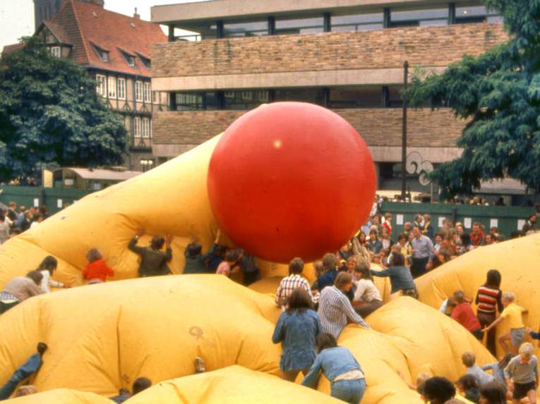 Eine Kunstaktion auf dem Altstadtfest 1970