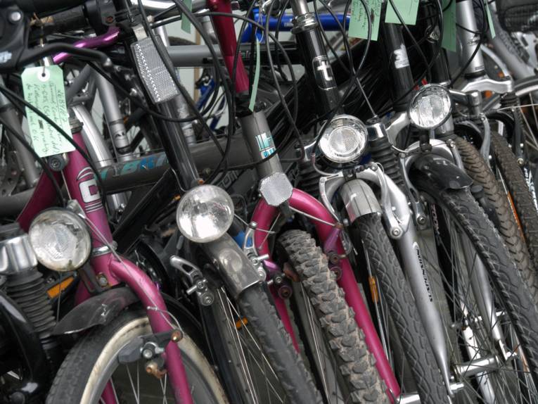 Fahrräder für eine Versteigerung