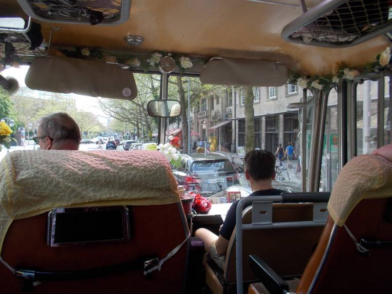 Blick aus dem Bussa Nova-Bus durch die Windschutzscheibe