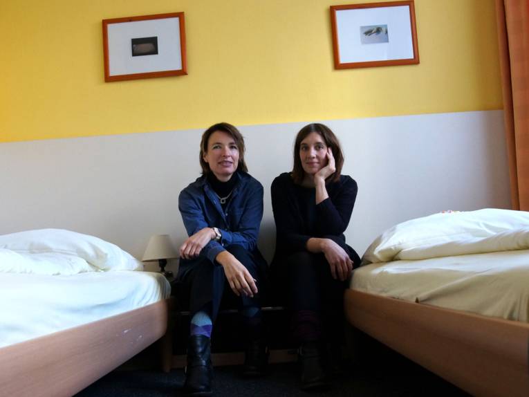 Andrea von Lüdinghausen und Mareike Poehling im Hotel Schwarzer Bär