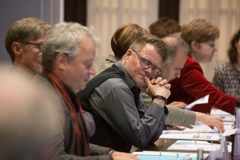 Impression der ersten Kulturratssitzung am 19.12.2019 im Mosaiksaal mit Henning Chadde