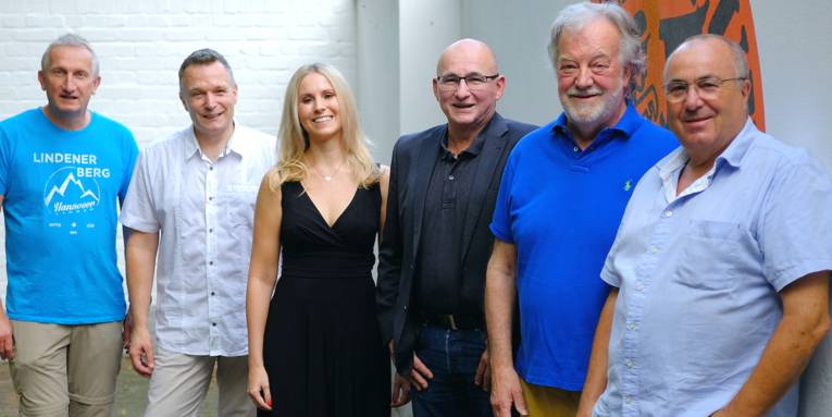 Neuer Vorstand des Jazz Clubs Hannover v.l.n.r.: Martin Reuter, René Rooimans, Vanessa Erstmann, Michael Emmert, Uwe Thedsen, Lothar Krist 