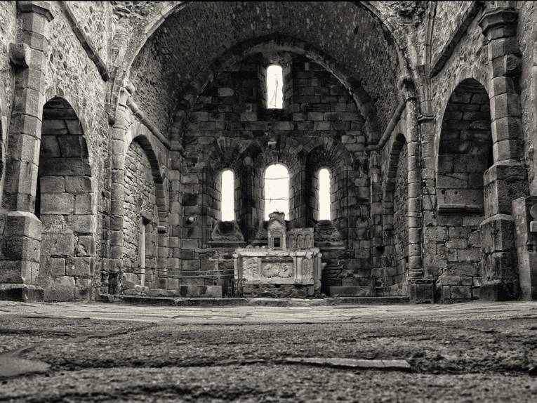 Blick in die Kirche von Oradour-sur-Glane