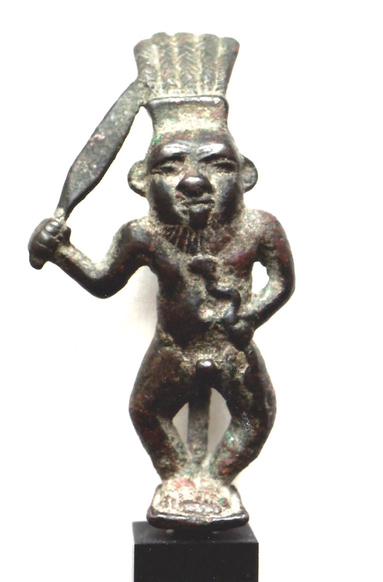 Bes als Kämpfer mit Schwert, Bronze, um 400 v. Chr. (Leihgabe der Kunst- und Kulturstiftung Hannover)