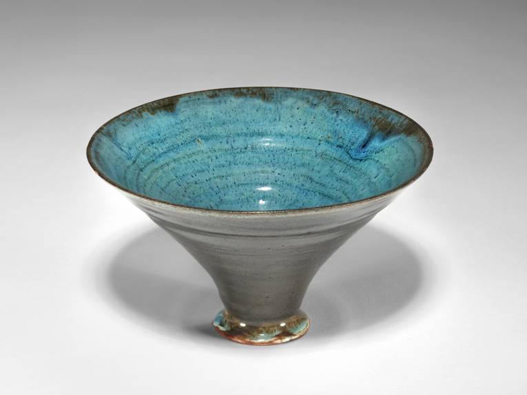 Schale aus Keramik, glasiert; Entwurf und Ausführung: Auguste Papendieck (1873 - 1950), Achterdieck, 1930