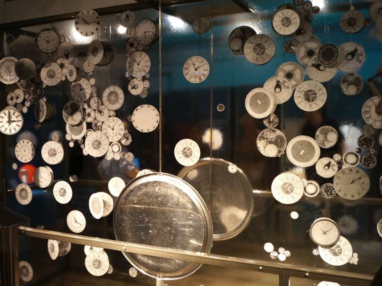 Wer hat an der Uhr gedreht?