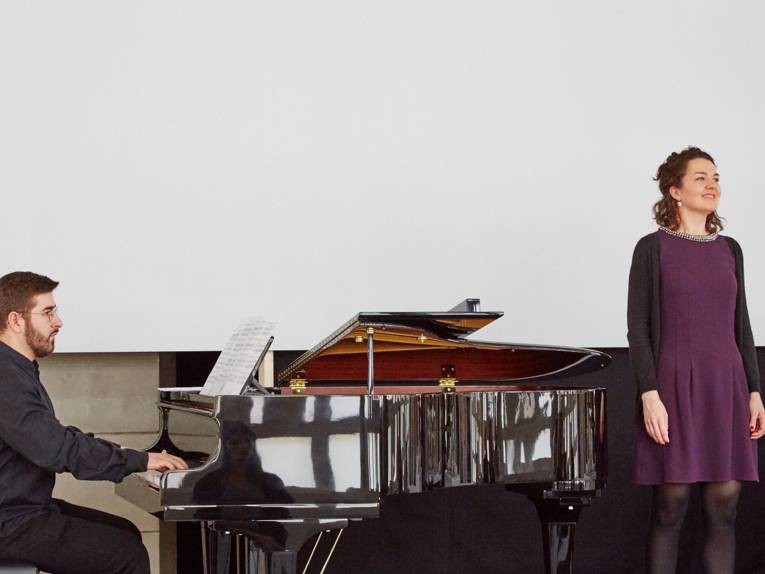 ensemble artists: Sängerin Juliane Dennert, Pianist und Dirigent Maxim Böckelmann 