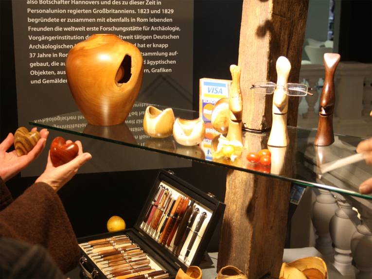  Angewandte Kunst in vier Sammlungsbereichen