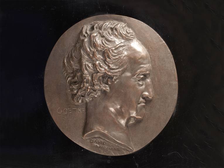 Plakette mit dem Altersporträt Goethes im Profil, Bronzeguss 1829.