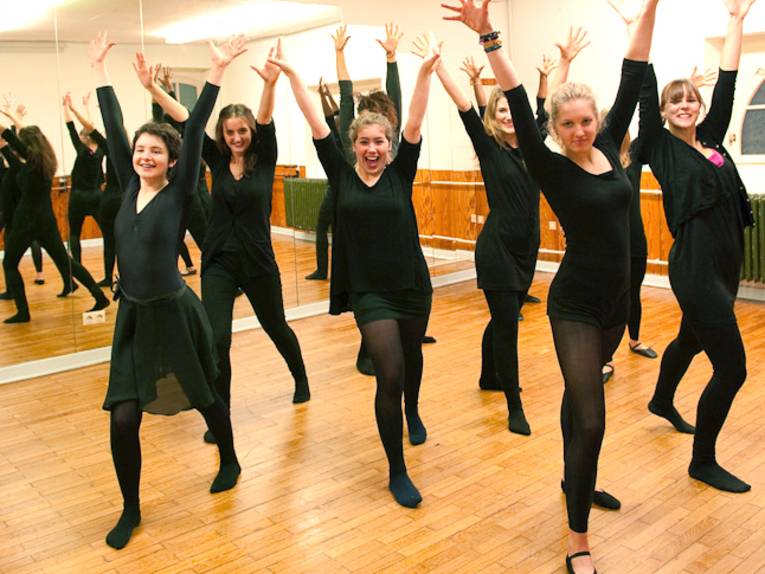 Tänze, Songs und Szenen aus berühmten Muscials 