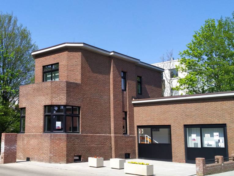 Heinemanhof: Einfahrt von der Brabeckstraße 86