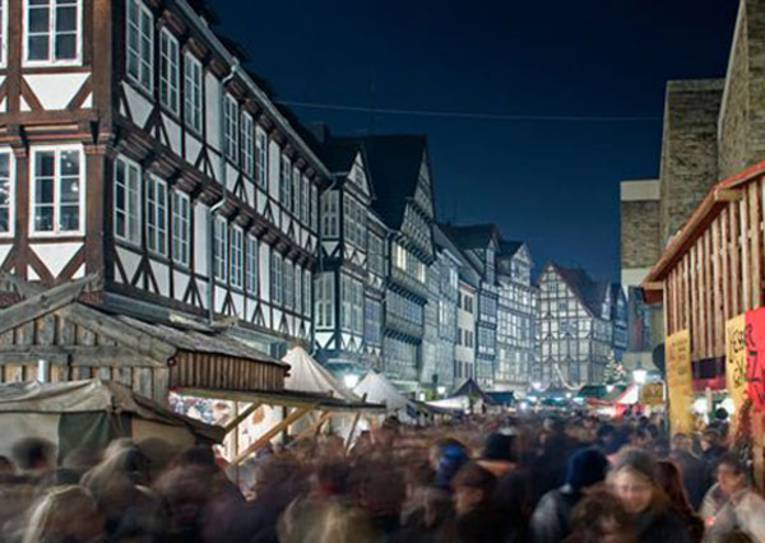 Weihnachtsmarkt Hannover: Blick in die Burgstraße