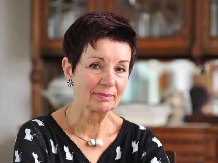 Anke Sawahn ist Historikerin und Germanistin