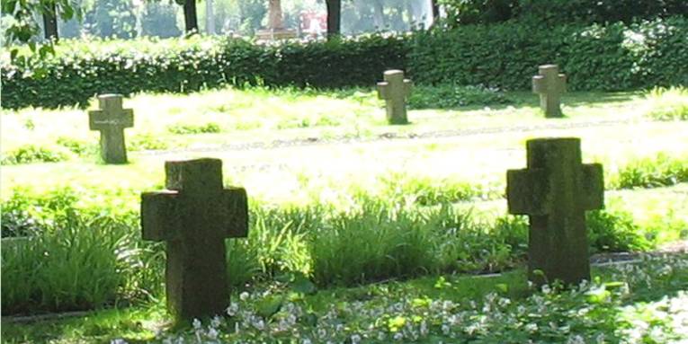 Gräberfeld auf dem Ehrenfriedhof Maschsee-Nordufer