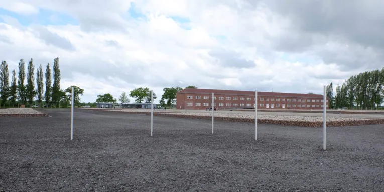Außengelände der Gedenkstätte Neuengamme