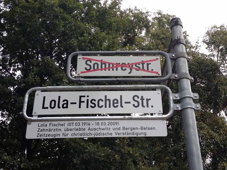 Umbenennung der Sohnreystraße in Lola-Fischel-Straße, 2016