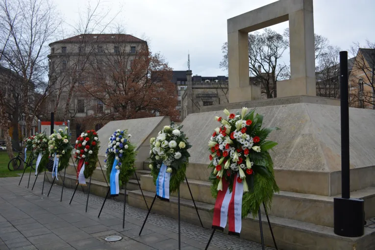 Mahnmal am Opernplatz