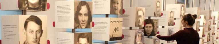 Portraitwand in der Ausstellung des ZeitZentrum Zivilcourage