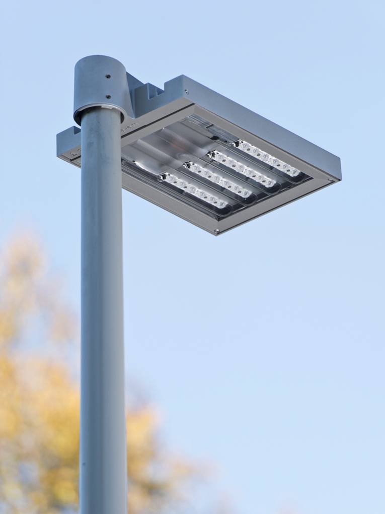 Die LED-Leuchte "VFL 530/RF65" von der Firma WE-EF