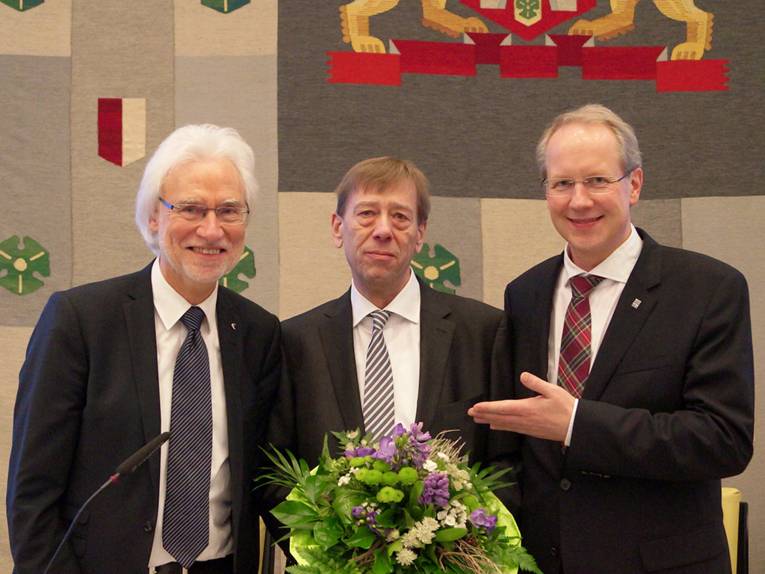 Bernd Strauch, Harald Härke und Stefan Schostok im Ratssaal