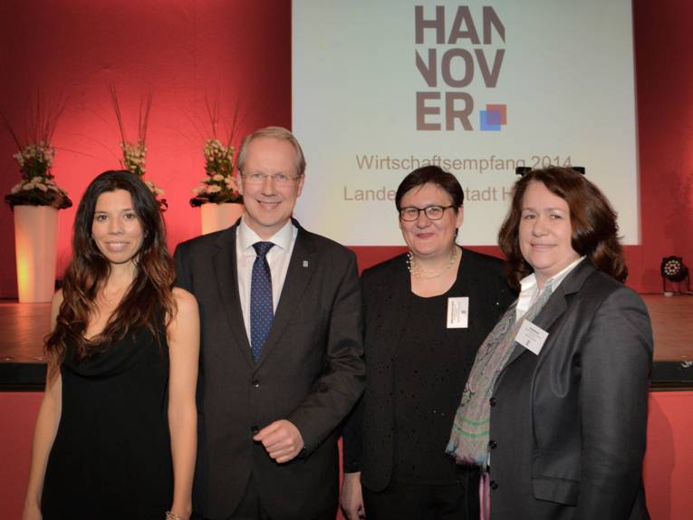 Beim Wirtschaftsempfang 2014: Franziska Stünkel, Stefan Schostok, Sabine Tegtmeyer-Dette und Ulrike Brouzi