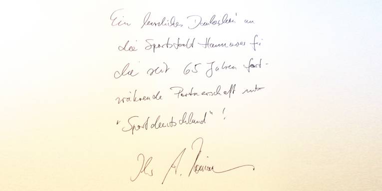 Alfons Hörmanns Eintrag im Goldenen Buch der Stadt: "Ein herzliches Dankeschön an die Sportstadt Hannover für die seit 65 Jahren fortwährende Partnerschaft mit 'Sportdeutschland'! Ihr A. Hörmann"