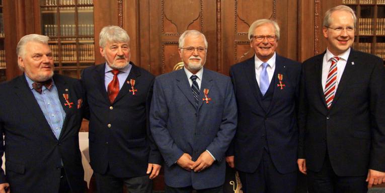 Klaus Haupka, Horst Josch, Dr. Reinhard Löhmer, Dr. Christian Ahrens und Oberbürgermeister Stefan Schostok