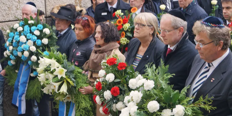 Kranzniederlegung in Gedenken an die Pogromnacht