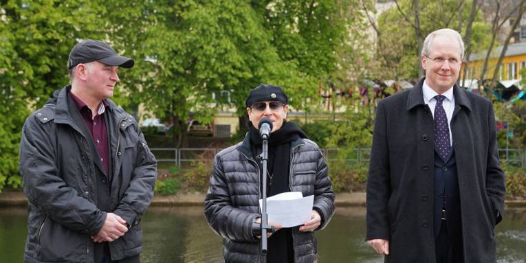 Michael Sandow (Bezirksbürgermeister Hannover-Mitte), Scorpions-Sänger Klaus Meine und Oberbürgermeister Stefan Schostok