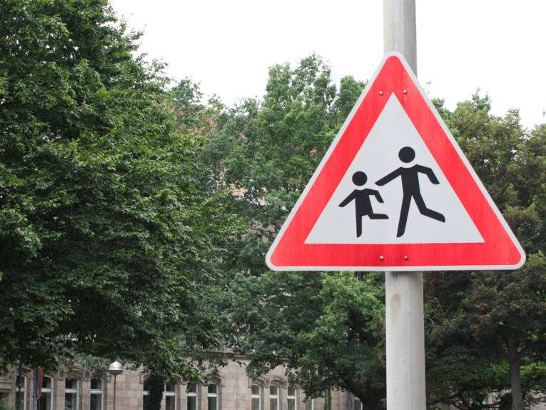 Hinweisschild Schule