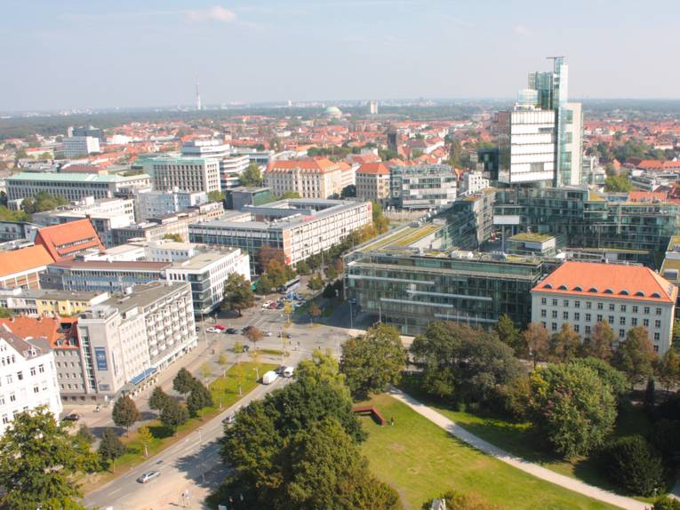 Landeshauptstadt Hannover - Blick vom Rathausturm in Richtung Eilenriede