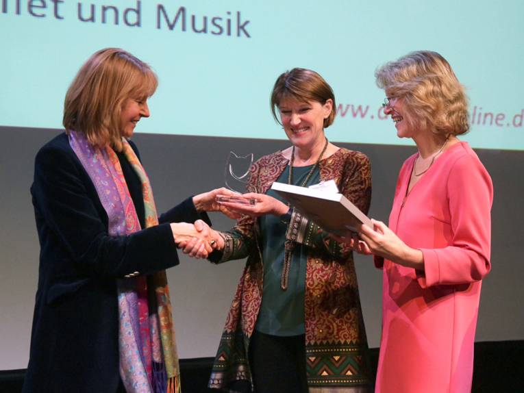 Bundestagsvizepräsidentin Edelgard Bulmahn, Bärbel Kuhlmey (Familienmanagerin der Stadt) und Karin Nink (DEMO-Chefredakteurin) (v.l.)