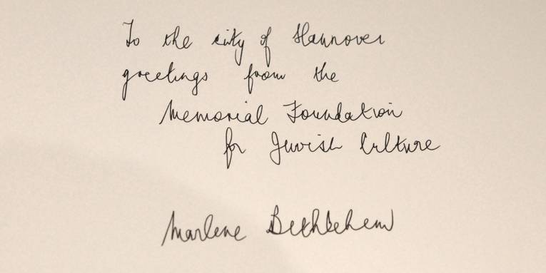 Eintrag in einem Buch. 